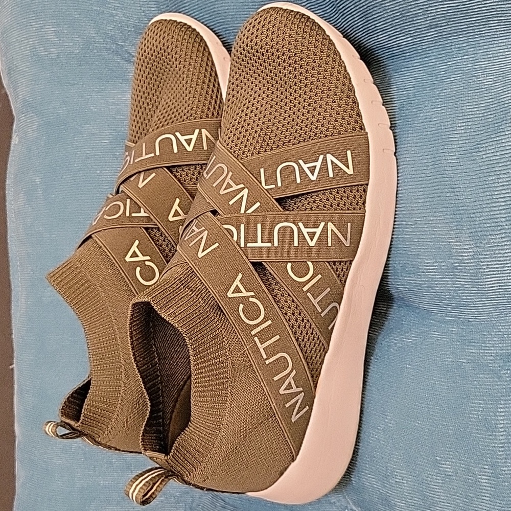 Nautica Sneakers - Picture 2 of 4